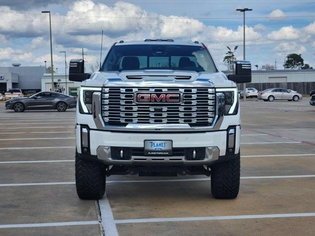 GMC Sierra 2500HD Denali Crew Cab 4WD SB 2024