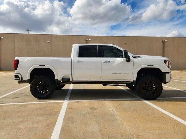 GMC Sierra 2500HD Denali Crew Cab 4WD SB 2024
