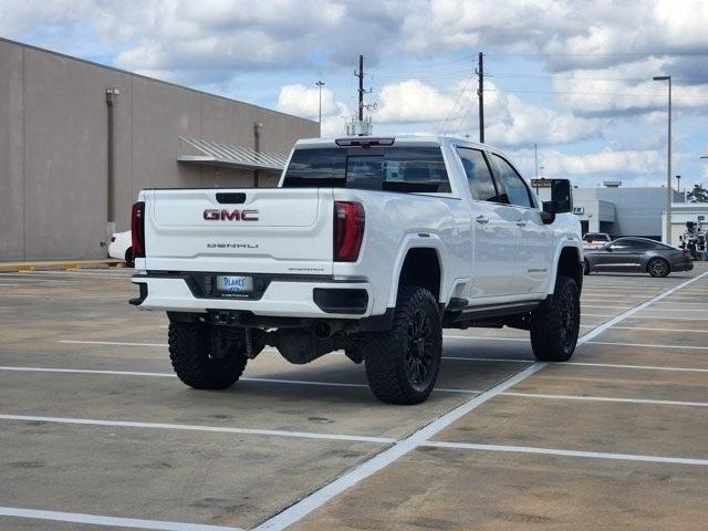 GMC Sierra 2500HD Denali Crew Cab 4WD SB 2024