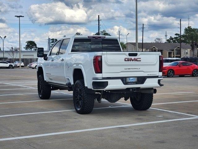 GMC Sierra 2500HD Denali Crew Cab 4WD SB 2024