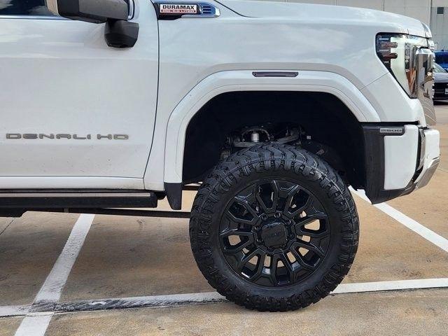GMC Sierra 2500HD Denali Crew Cab 4WD SB 2024