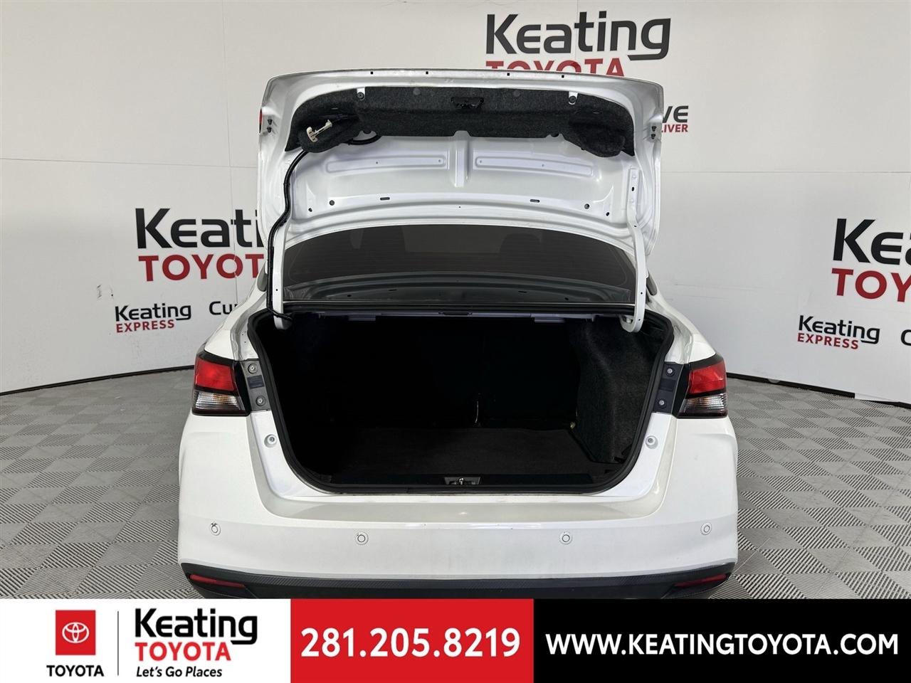 Nissan Versa SV 2021