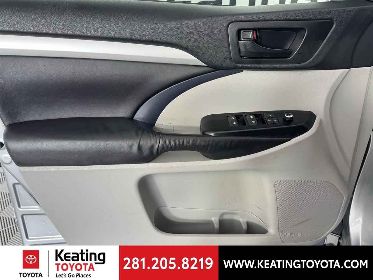 Toyota Highlander LE FWD V6 2016