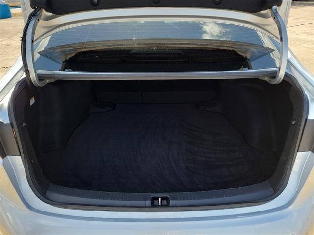 Toyota Corolla LE Hybrid 2022