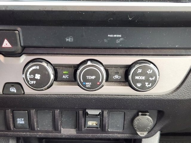 Toyota Tacoma SR5 Double Cab I4 2WD 2022