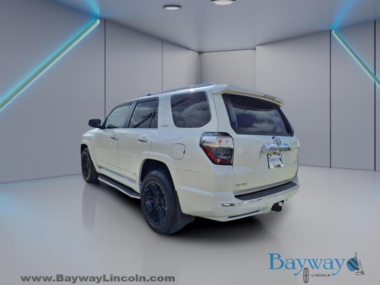 Toyota 4Runner SR5 2WD 2018