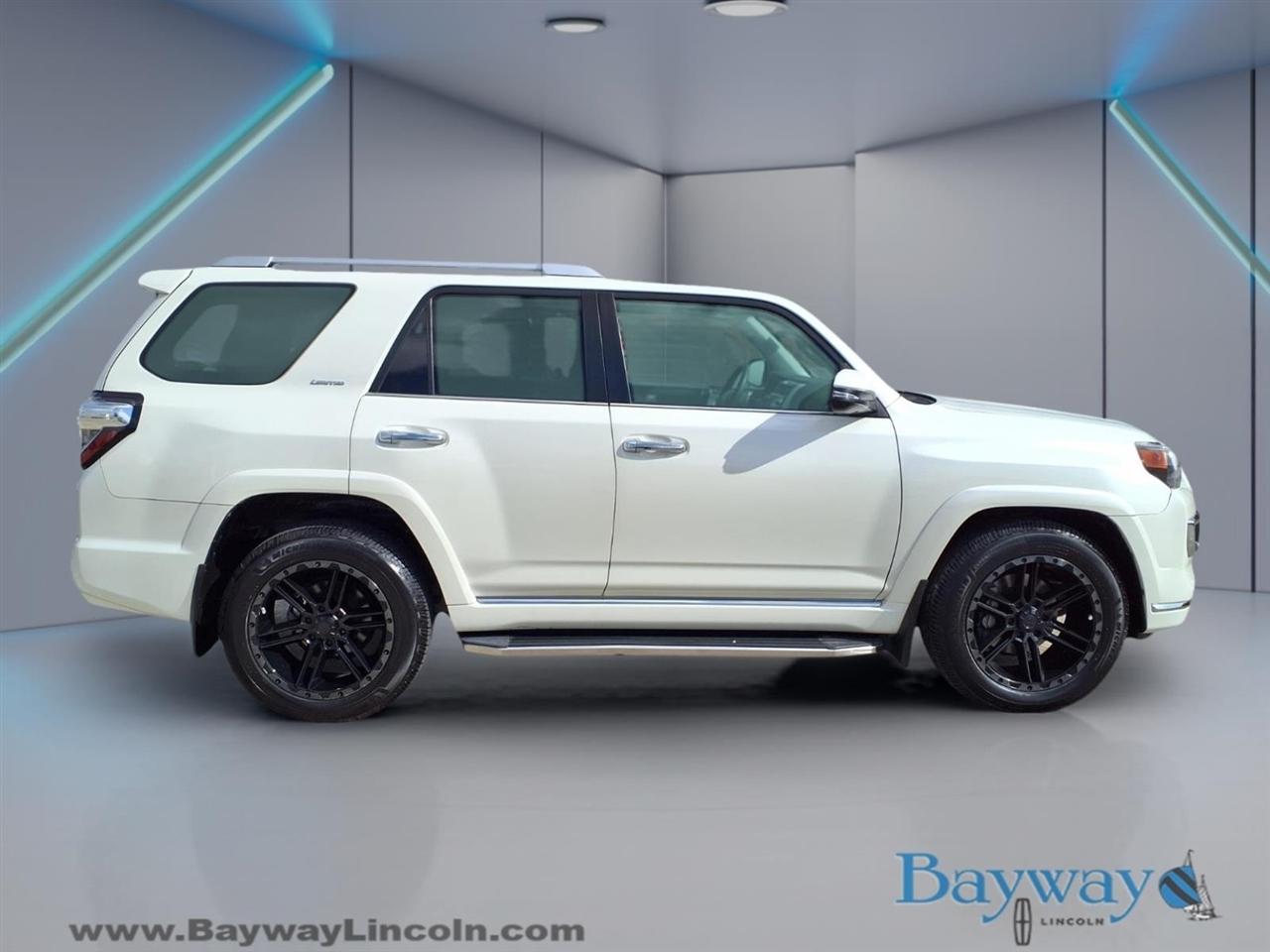 Toyota 4Runner SR5 2WD 2018