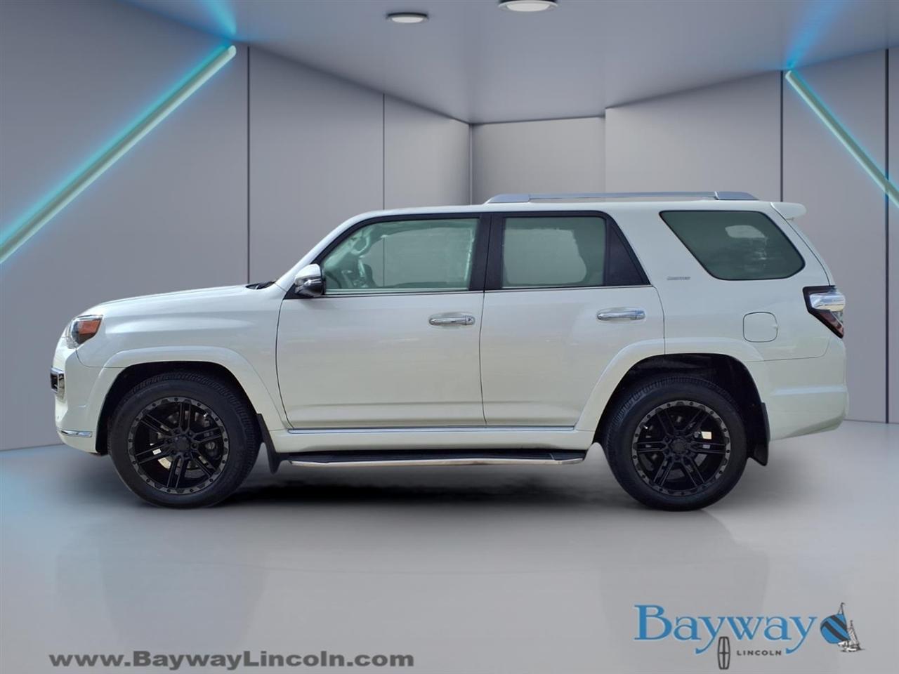 Toyota 4Runner SR5 2WD 2018