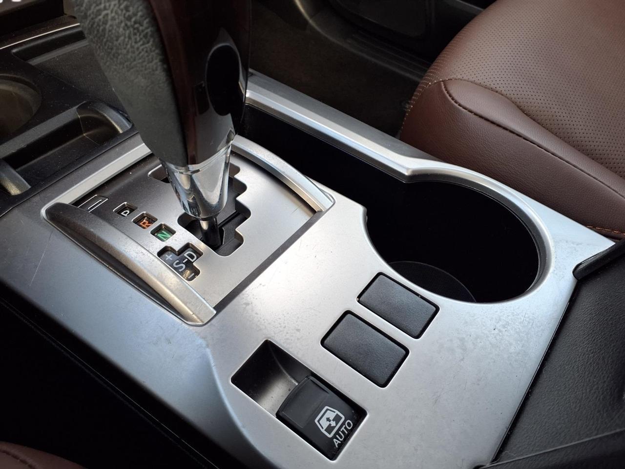 Toyota 4Runner SR5 2WD 2018