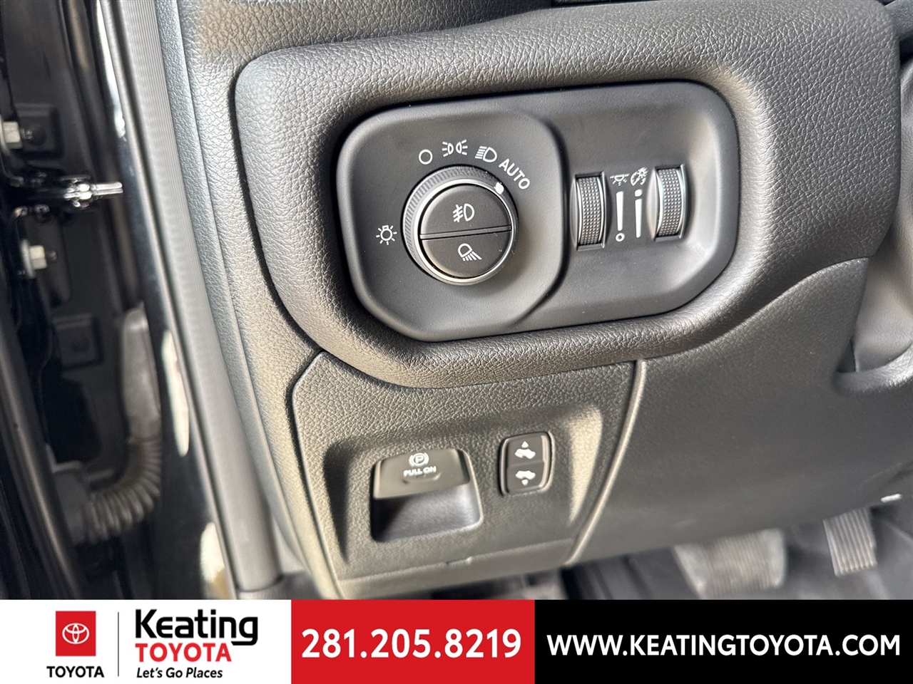 RAM 1500 Big Horn Crew Cab SWB 4WD 2025