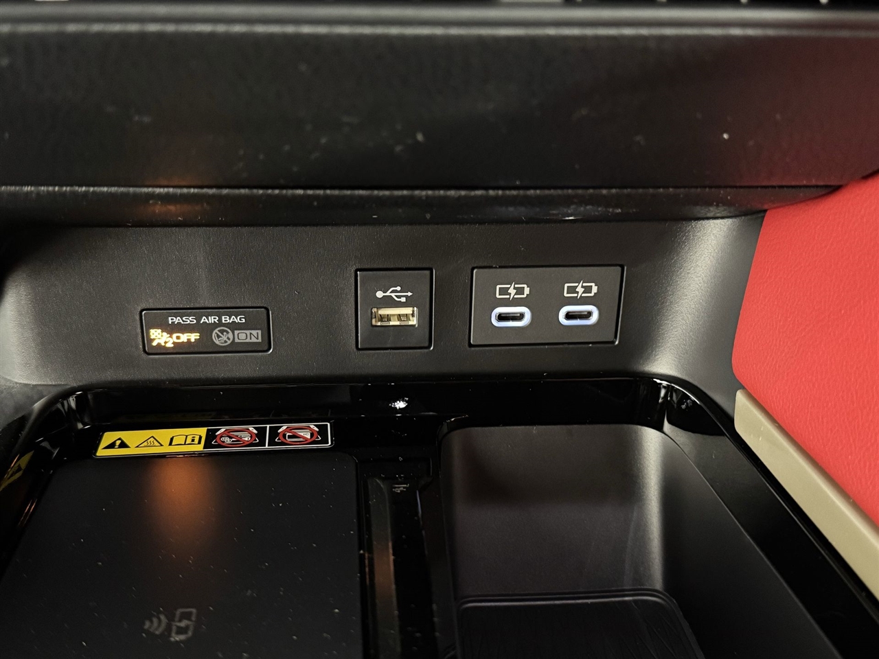 Toyota Camry Hybrid XLE 2026