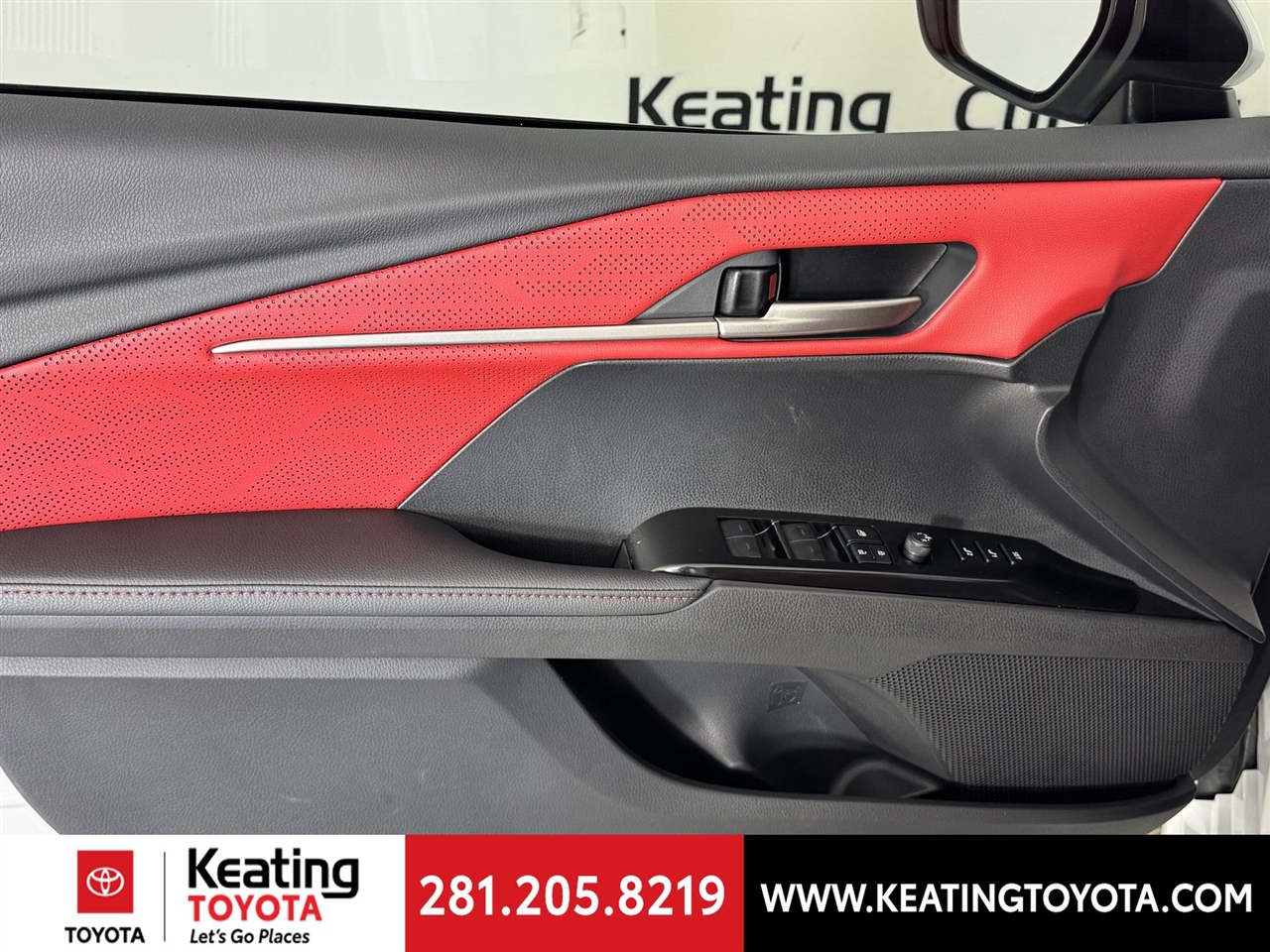 Toyota Camry Hybrid XLE 2026