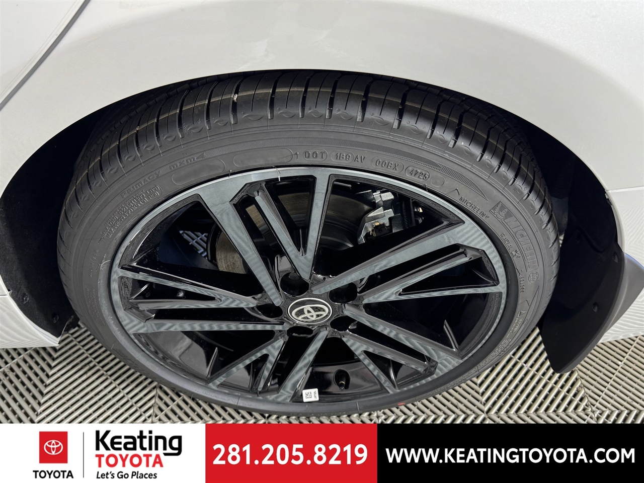 Toyota Camry Hybrid XLE 2026