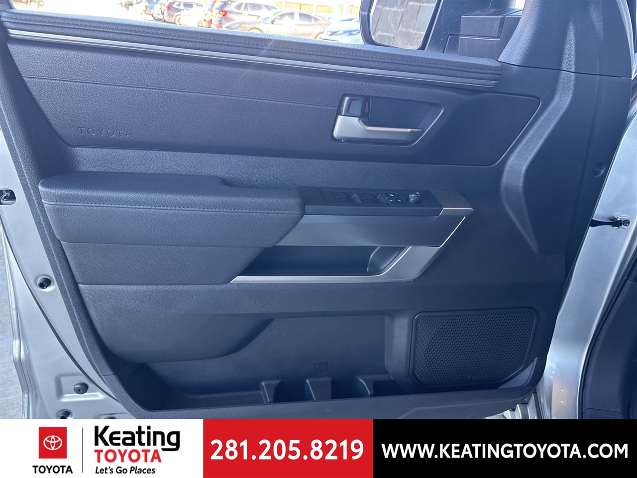 Toyota Tundra SR5 CrewMax 4WD 2024