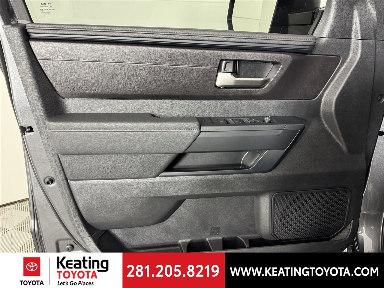 Toyota Tundra SR5 CrewMax 2WD 2026