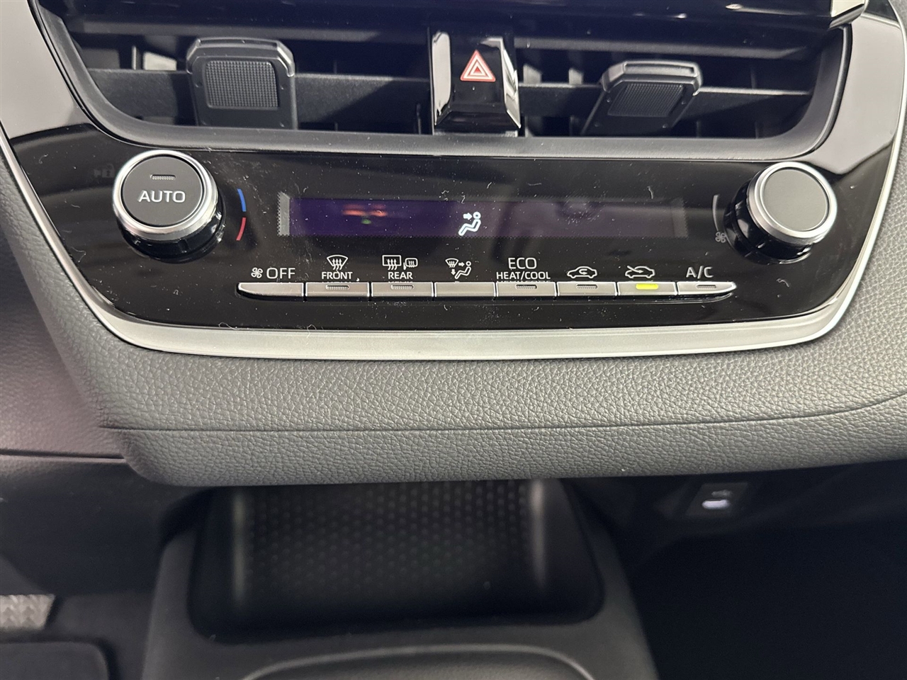 Toyota Corolla Hybrid LE 2026