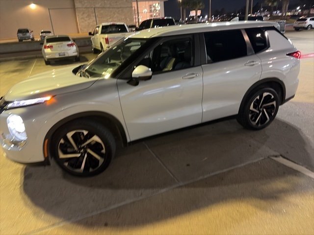 Mitsubishi Outlander SE 2WD 2022