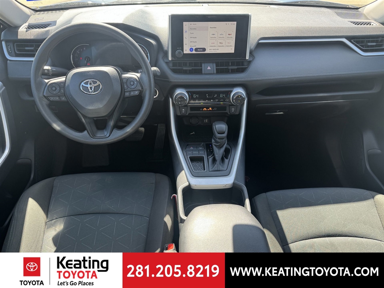 Toyota RAV4 XLE 2024