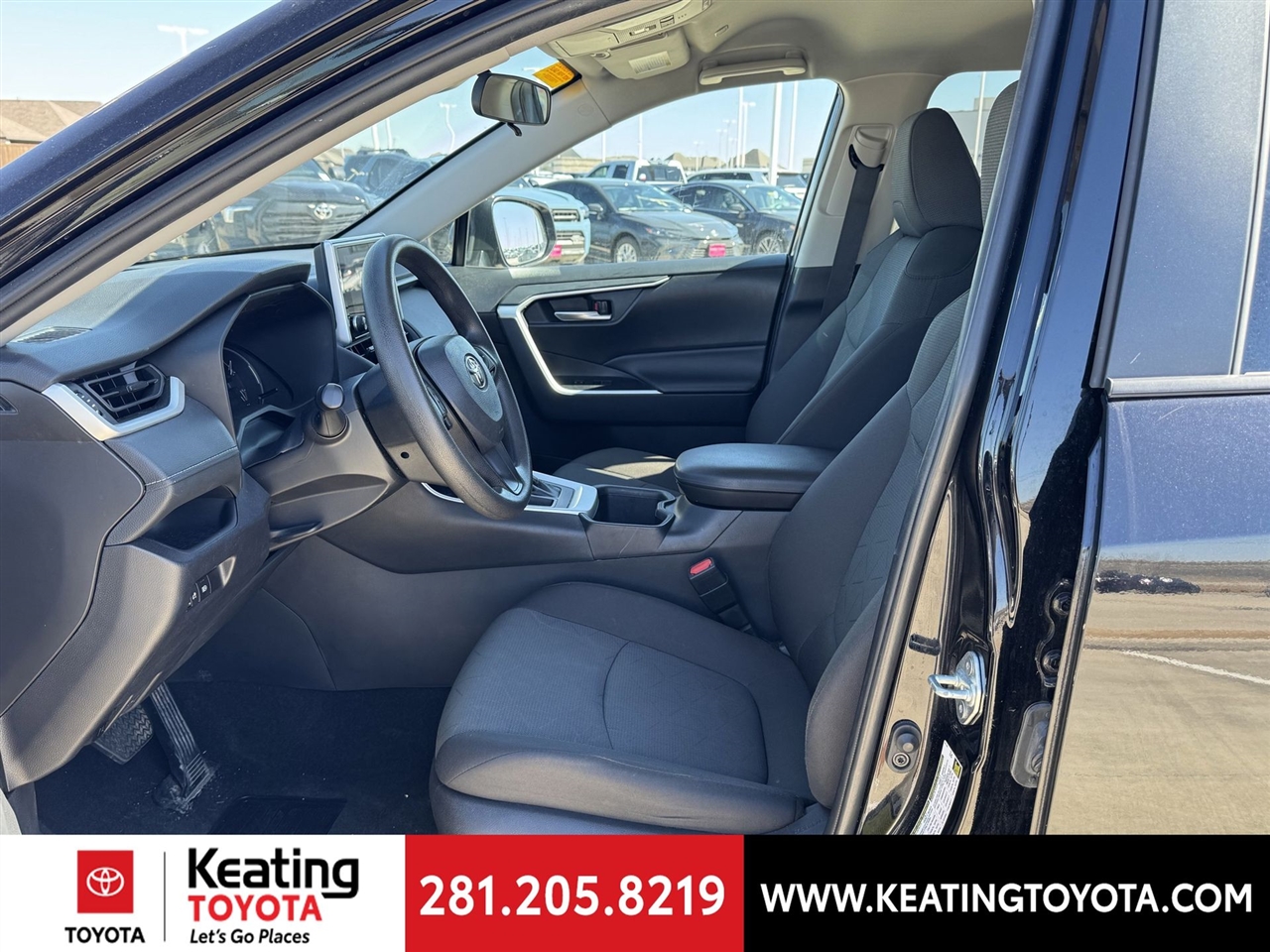 Toyota RAV4 XLE 2024