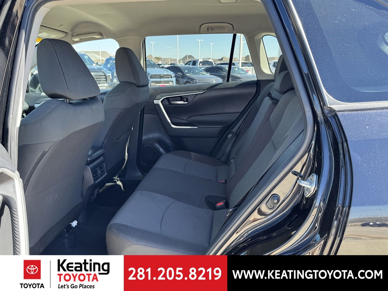 Toyota RAV4 XLE 2024