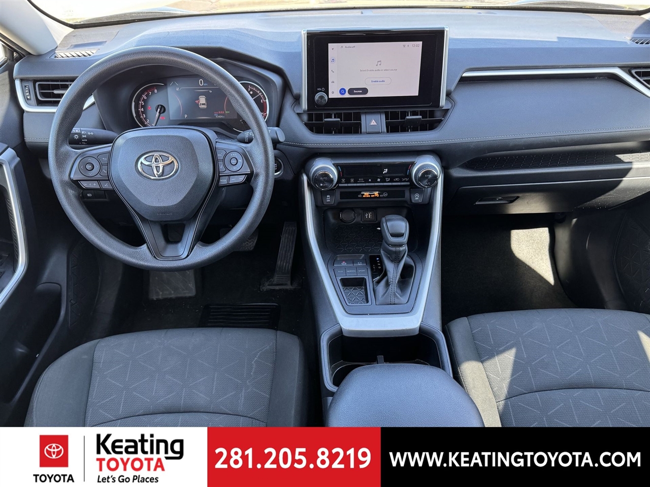 Toyota RAV4 XLE 2024