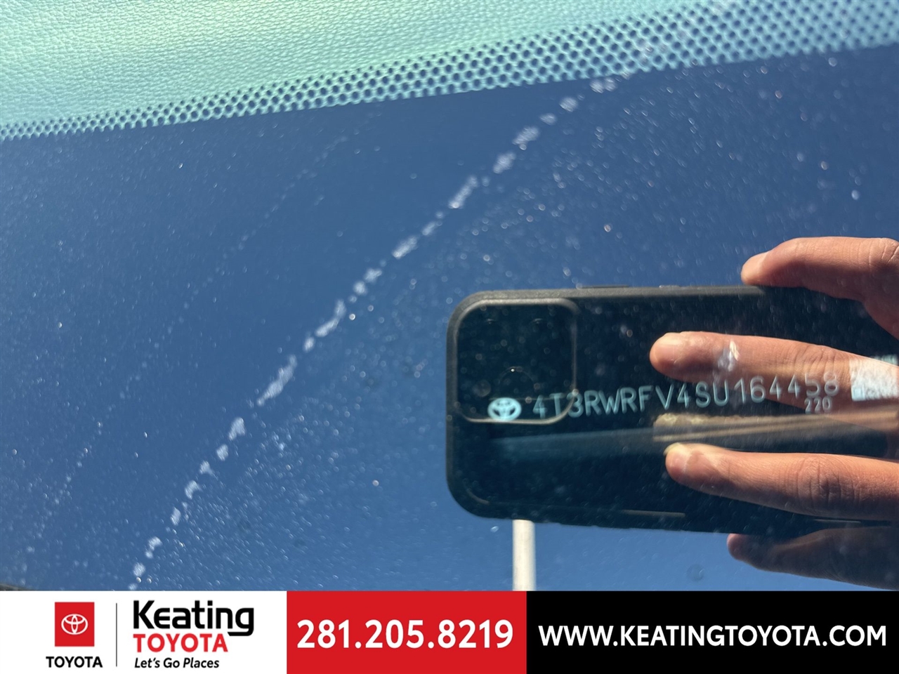 Toyota RAV4 Hybrid XLE 2025