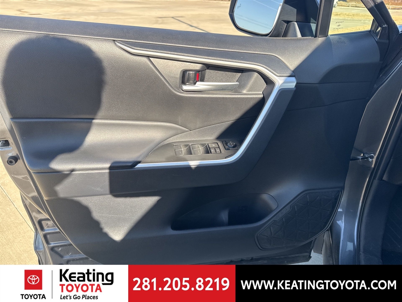 Toyota RAV4 Hybrid XLE 2025