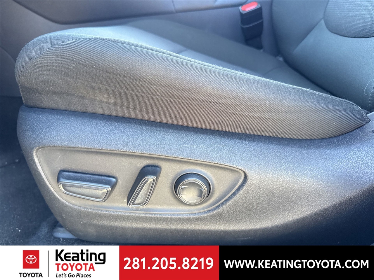 Toyota RAV4 Hybrid XLE 2025