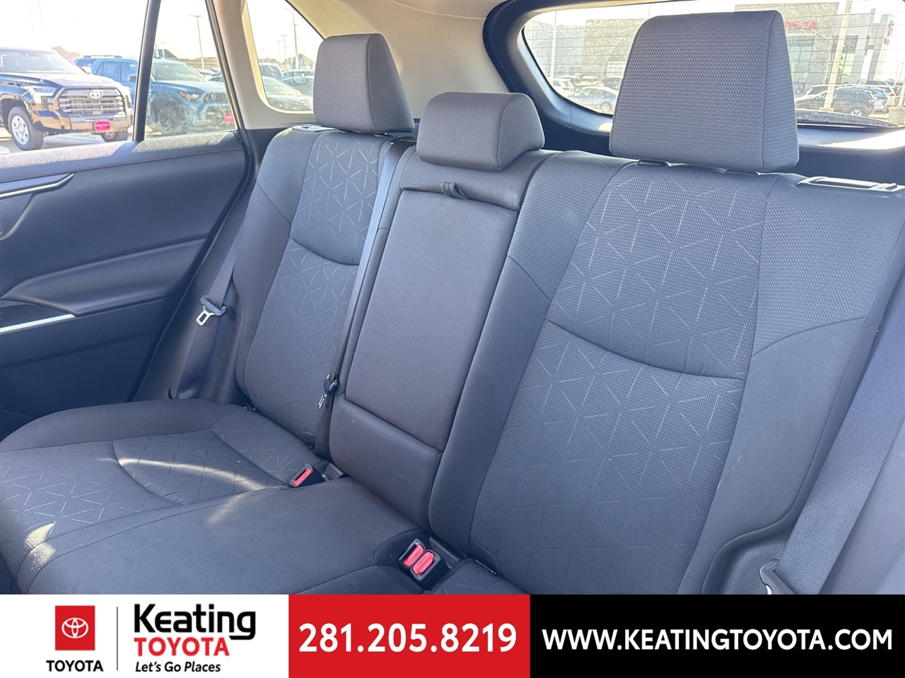 Toyota RAV4 Hybrid XLE 2025