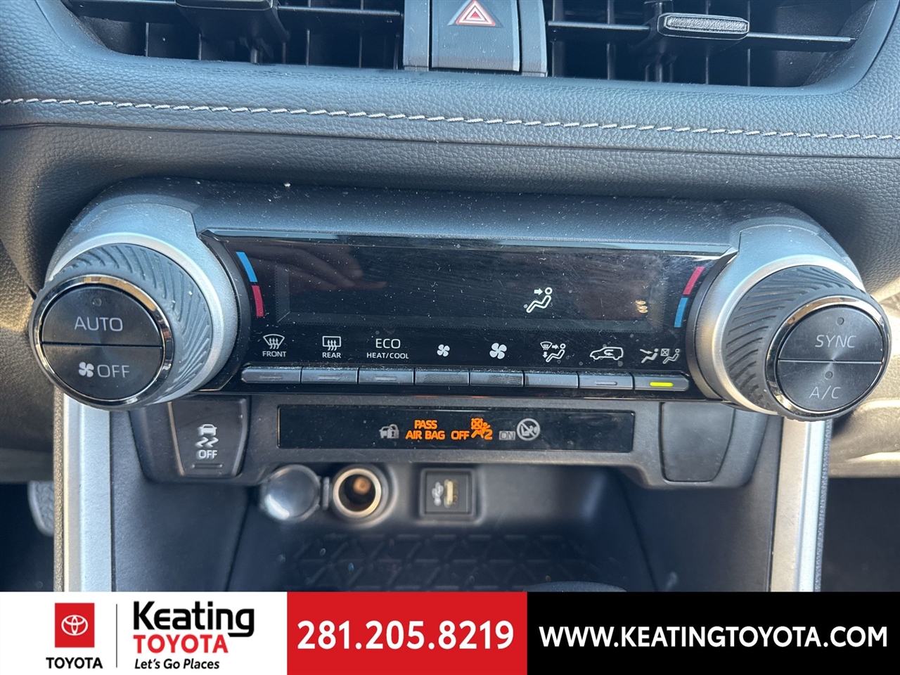 Toyota RAV4 Hybrid XLE 2025