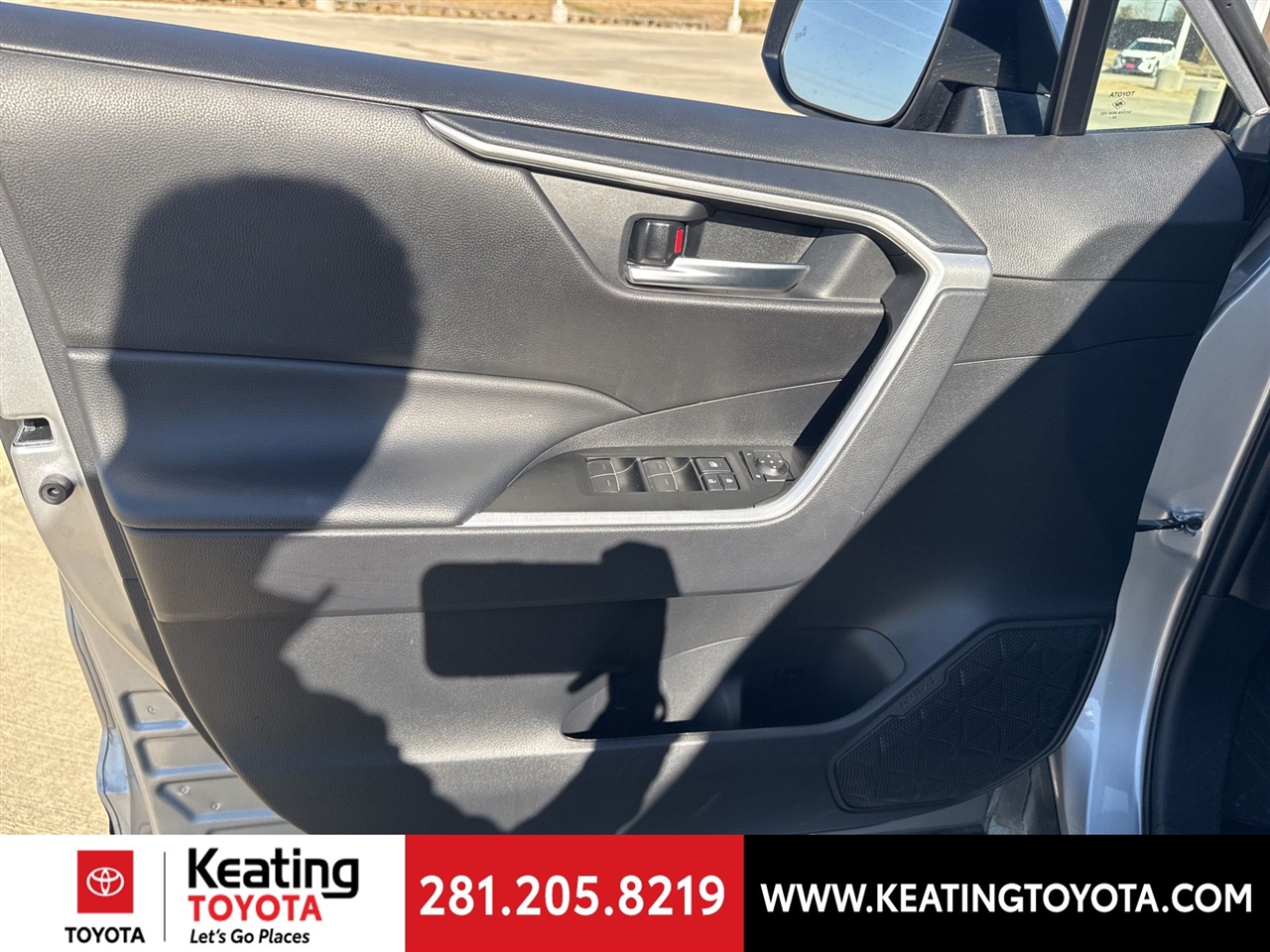 Toyota RAV4 Hybrid XLE 2025