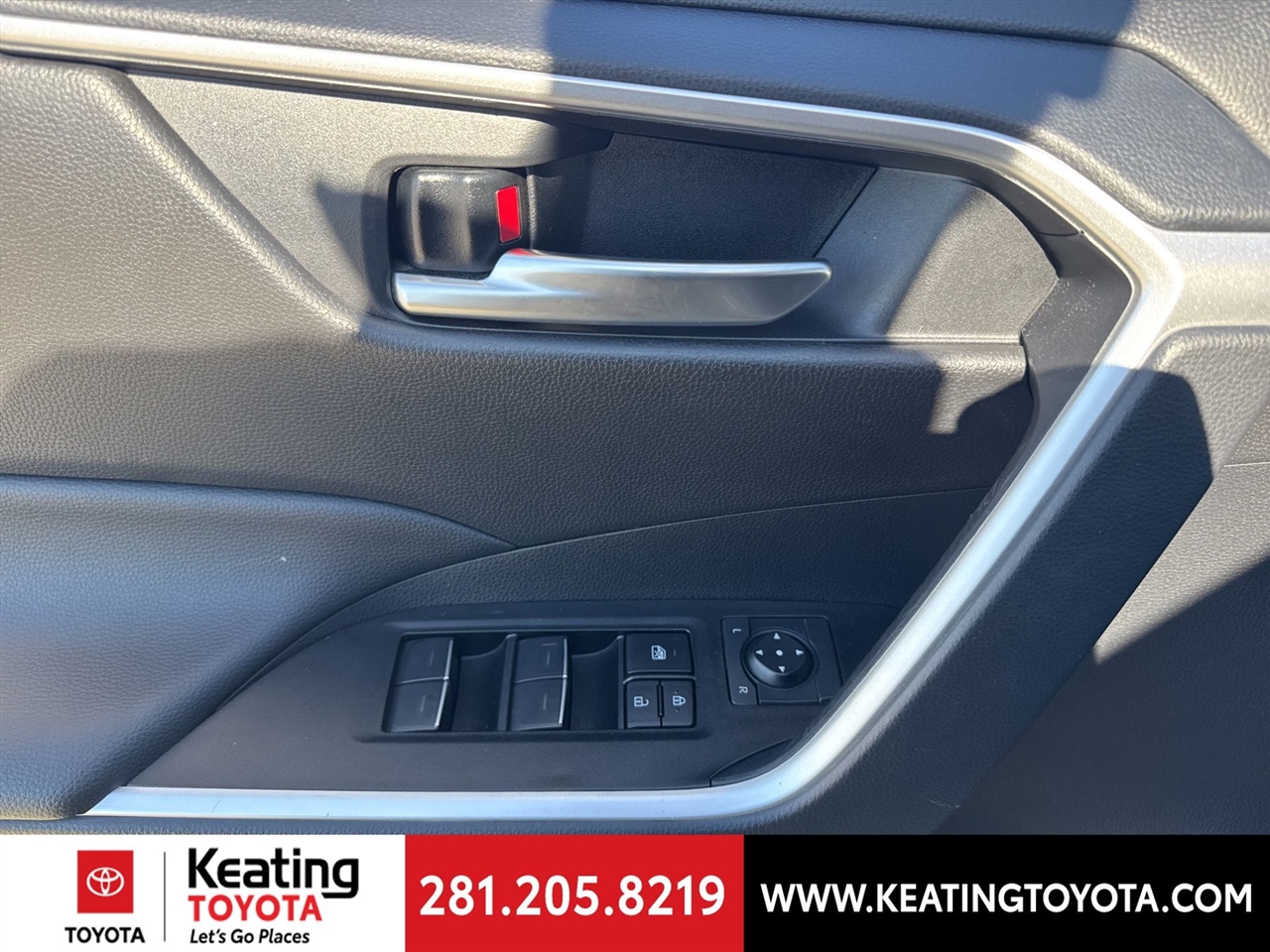 Toyota RAV4 Hybrid XLE 2025