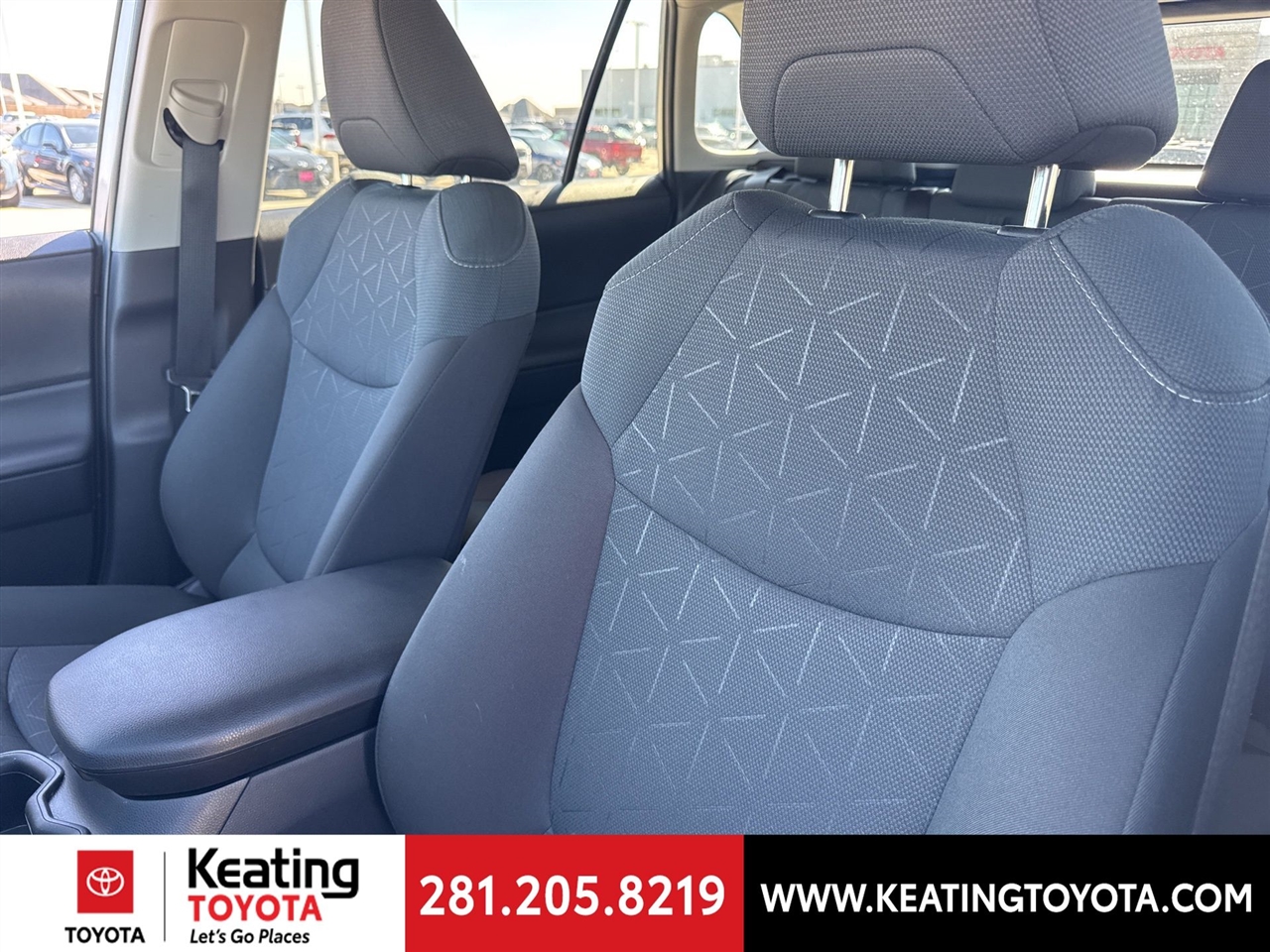 Toyota RAV4 Hybrid XLE 2025