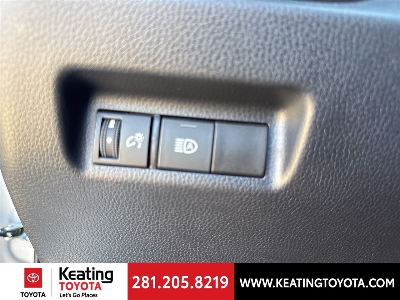 Toyota RAV4 Hybrid XLE 2025