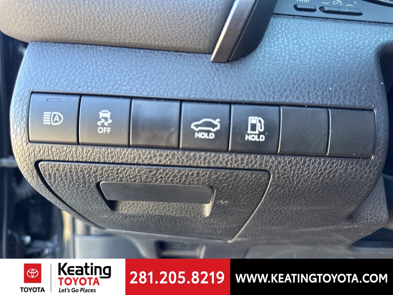 Toyota Camry SE 2024