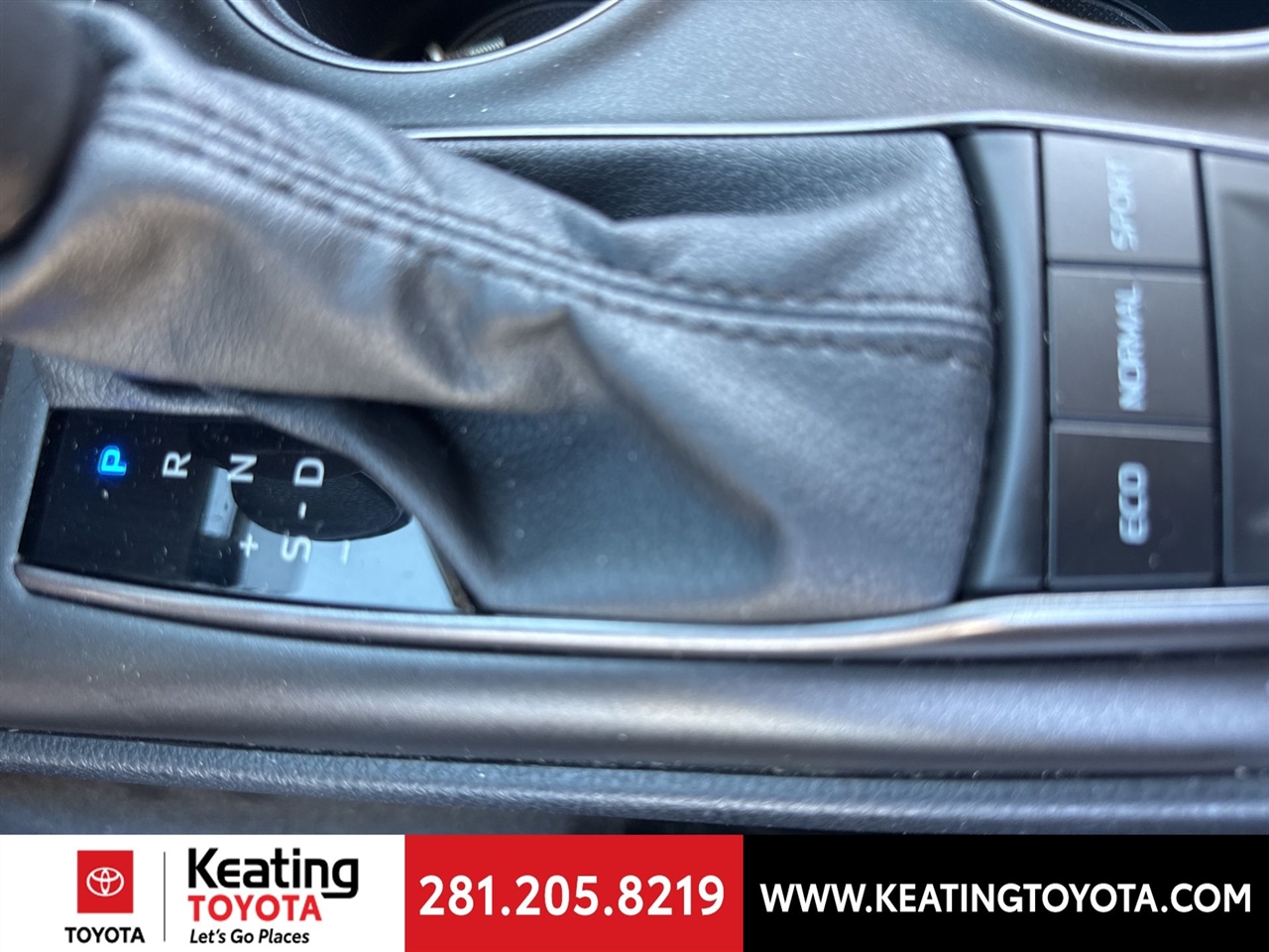 Toyota Camry SE 2024