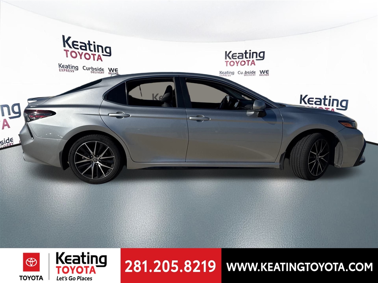 Toyota Camry SE 2024