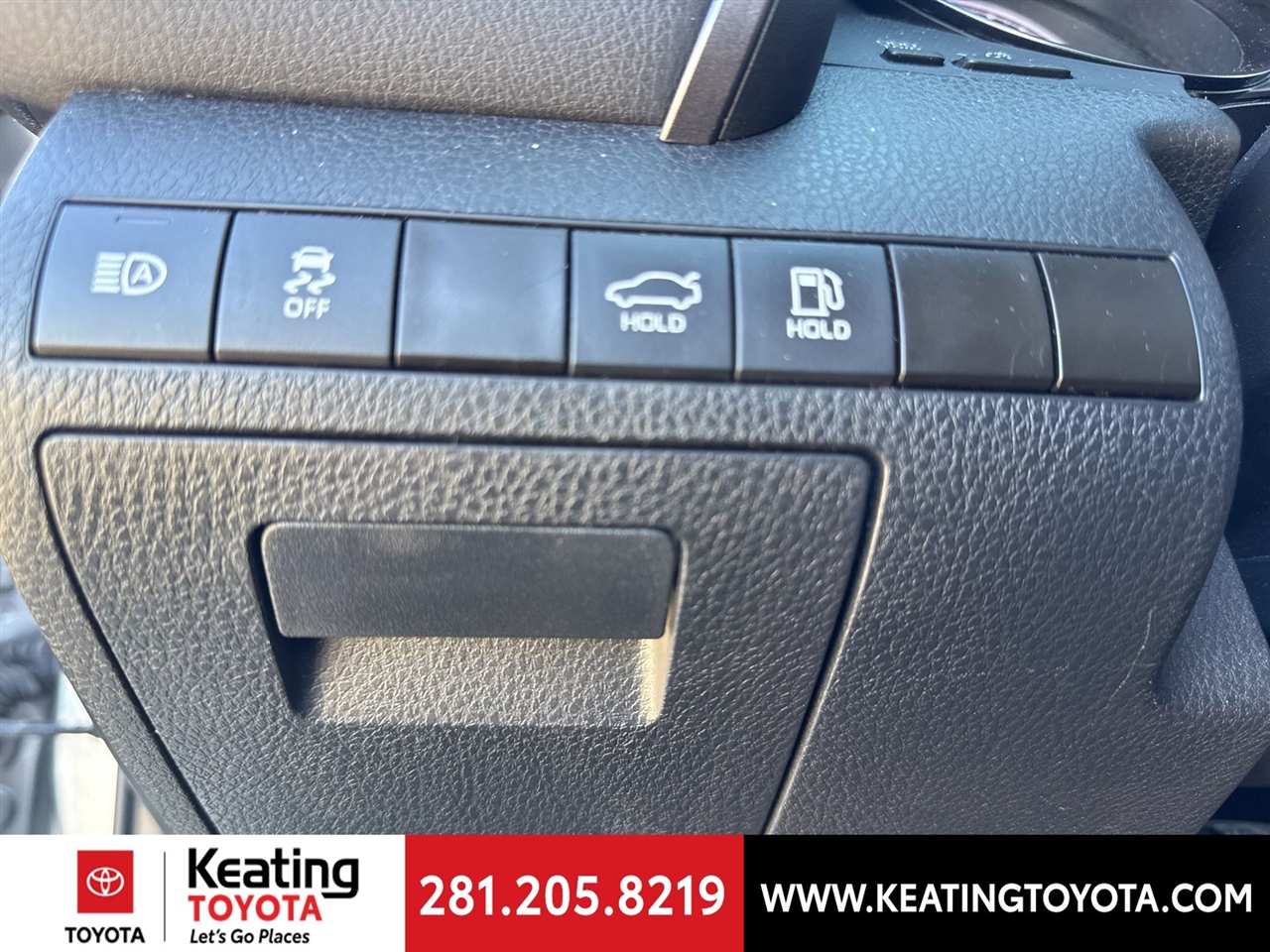 Toyota Camry SE 2024