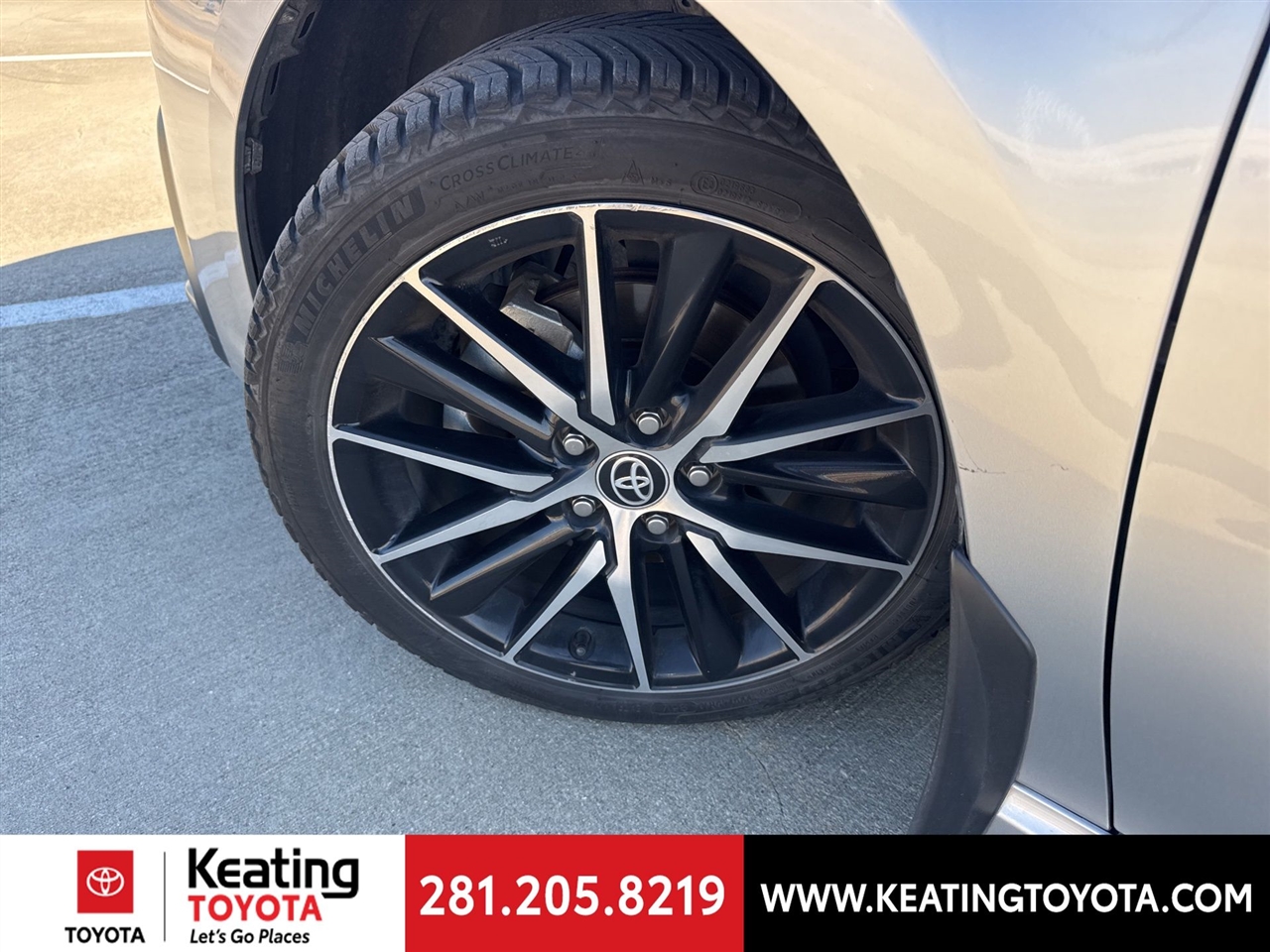 Toyota Camry SE 2024