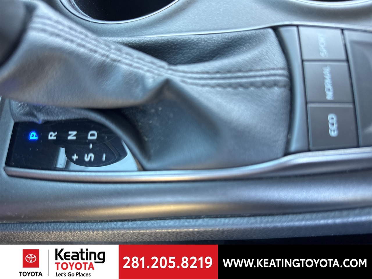 Toyota Camry SE 2024