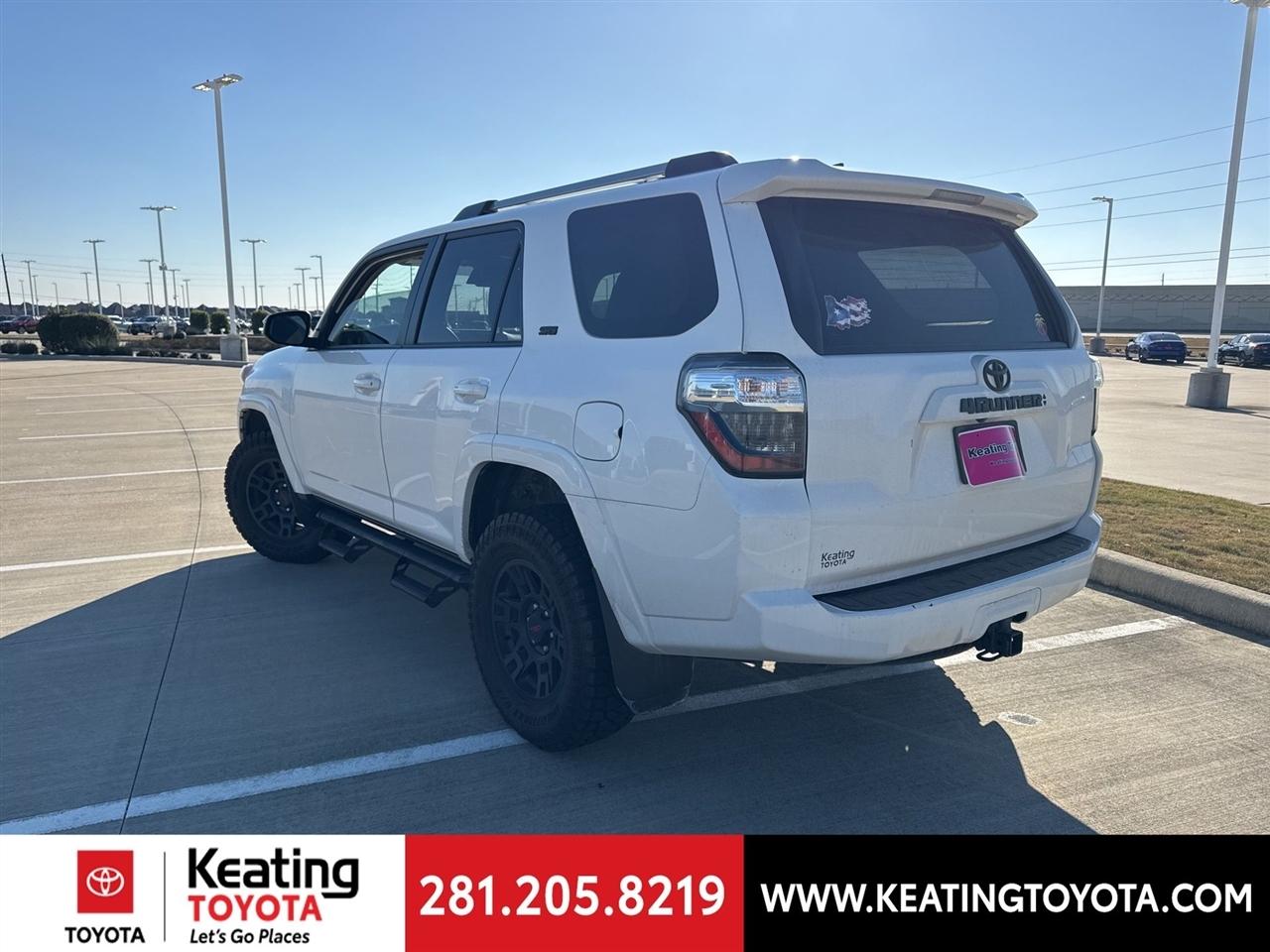 Toyota 4Runner SR5 2023