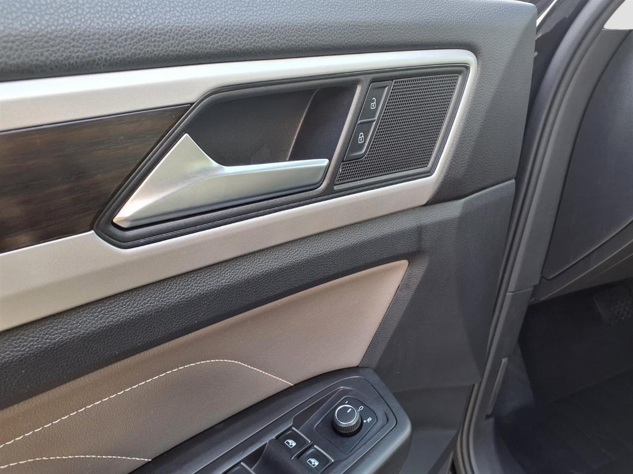 Volkswagen Atlas V6 SE w/Technology 4MOTION 2023