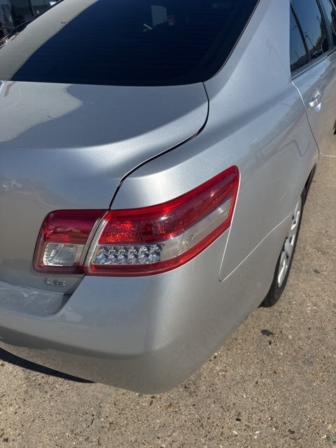 Toyota Camry LE 6-Spd AT 2010