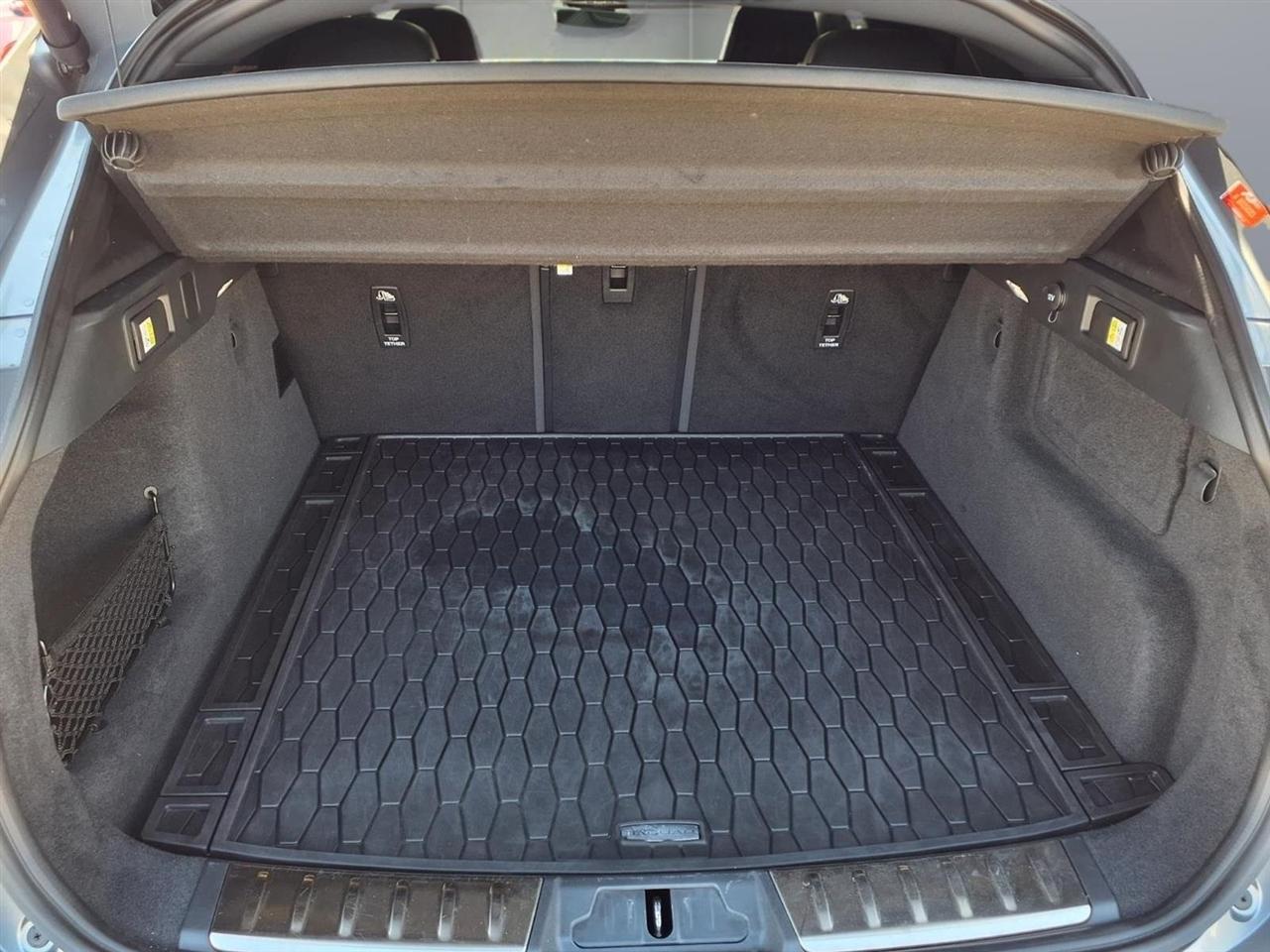 Jaguar F-Pace P250 R-Dynamic S 2025