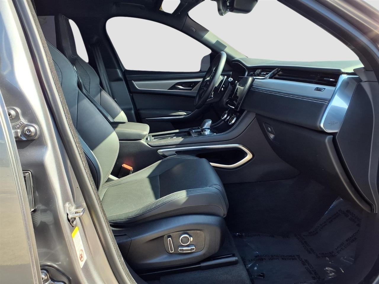 Jaguar F-Pace P250 R-Dynamic S 2025