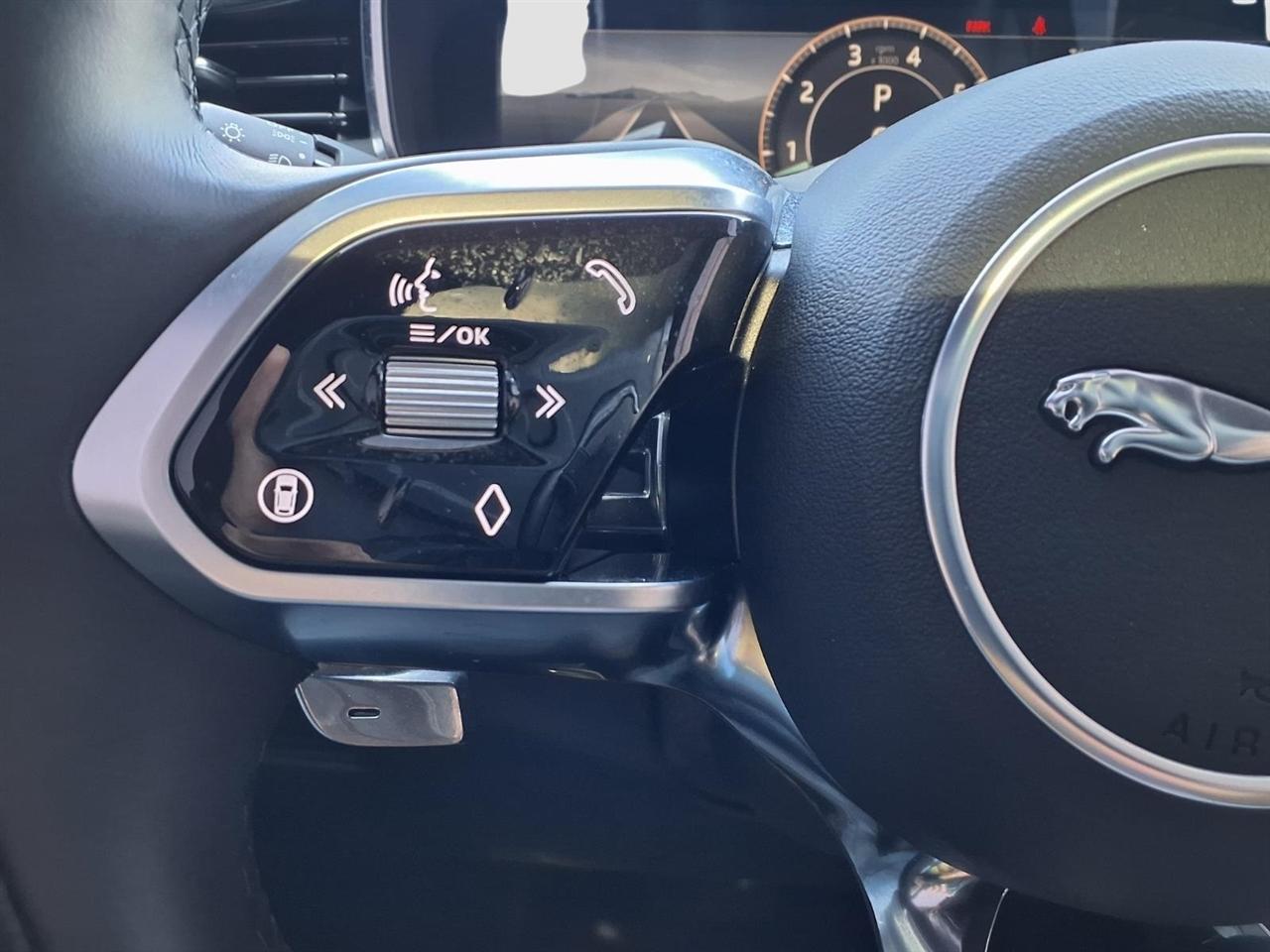 Jaguar F-Pace P250 R-Dynamic S 2025