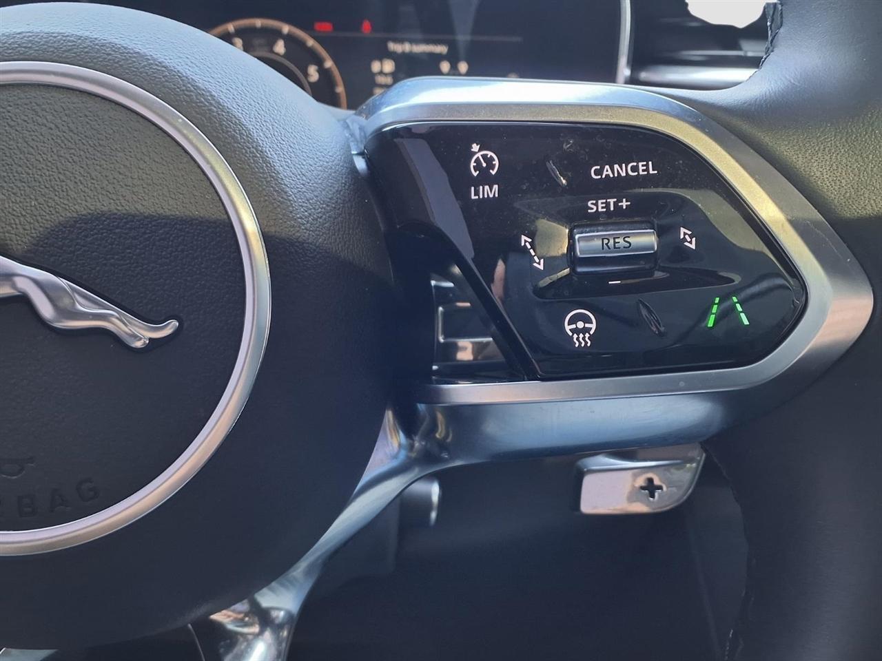 Jaguar F-Pace P250 R-Dynamic S 2025