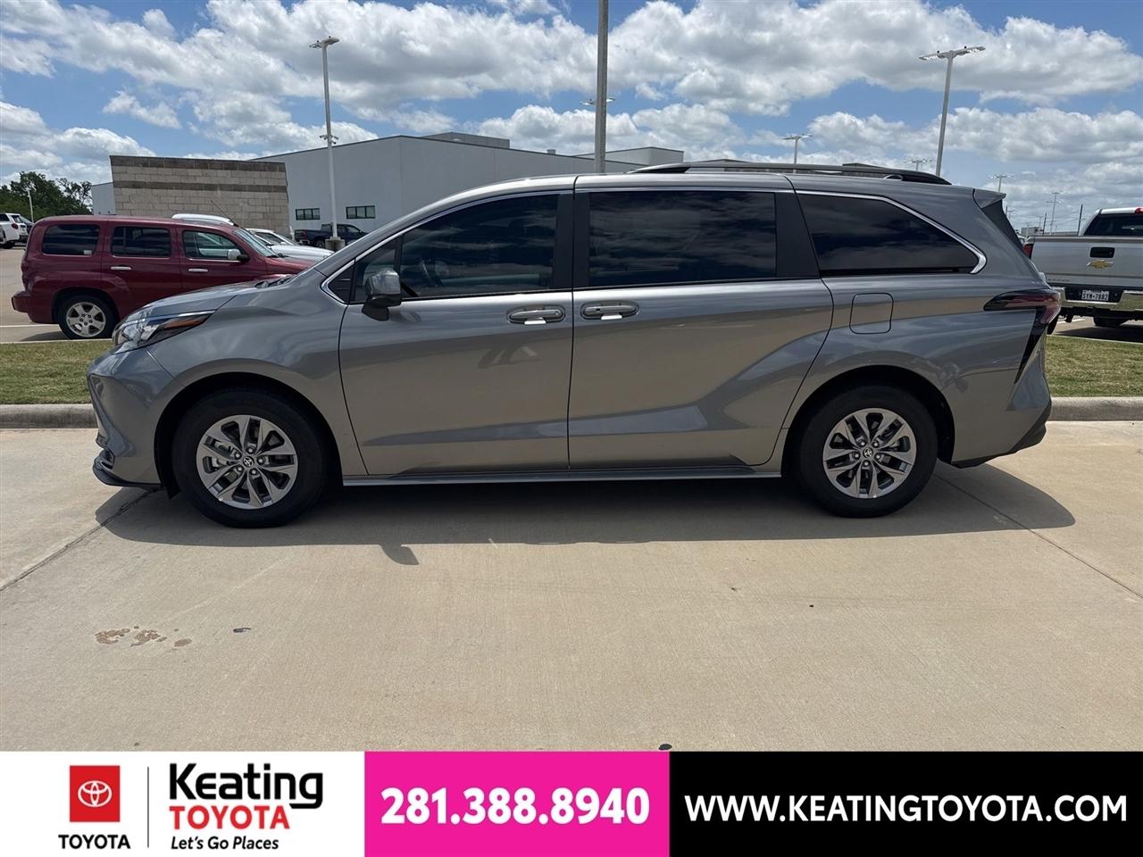 Toyota Sienna LE 8-Passenger 2026