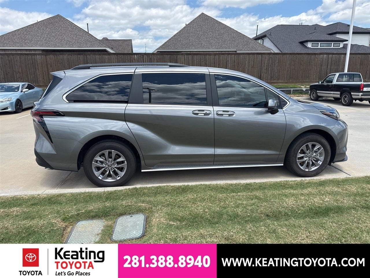 Toyota Sienna LE 8-Passenger 2026