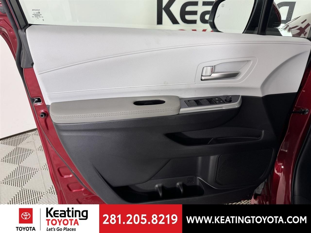 Toyota Sienna XLE 7-Passenger 2026